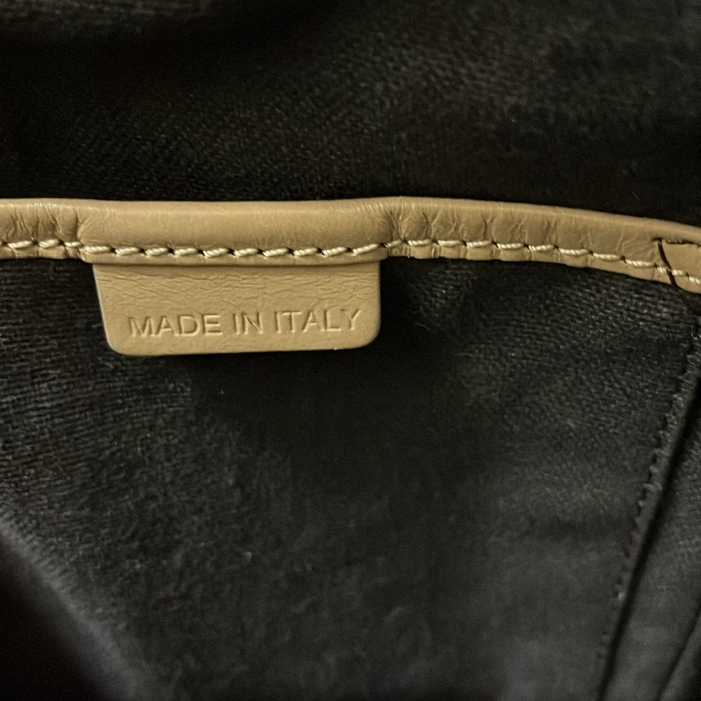 Unique Burberry tote /suede panels - Picture 10 of 11